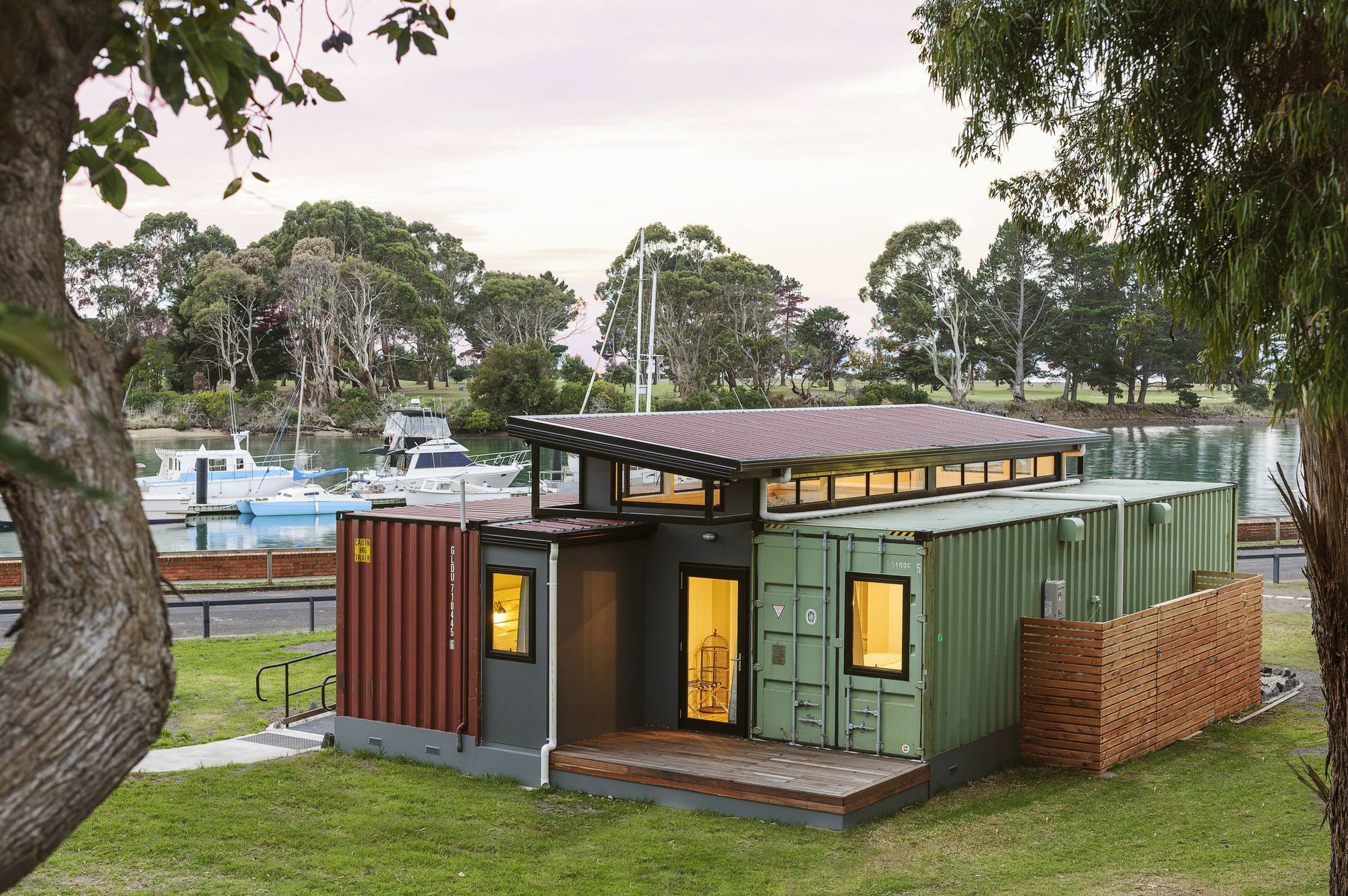 Апартаменты Coastal Pods Винярд Экстерьер фото